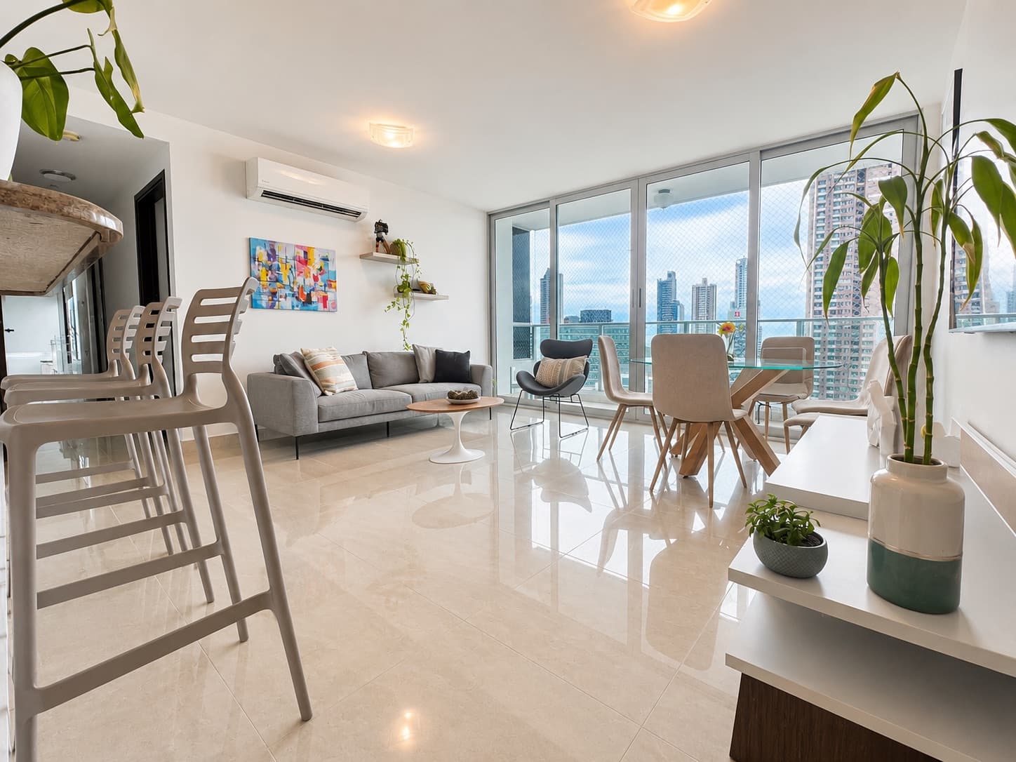 Apartamento en Ciudad de Panamá, 2 rec · 114 m² — $1,900